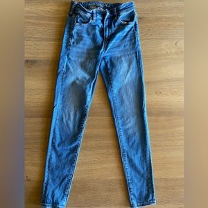 American Eagle hi-rise jeggings. Size 4. Next level stretch.